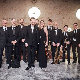 Bild: Marc Secara & Orchester