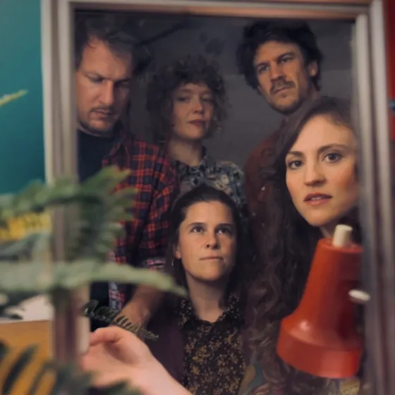 Bild: Catastrophe Waitress