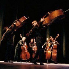 Bild: L´Orchestre De Contrebasses