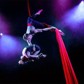 Bild: Little Big World - eine circensische Reise