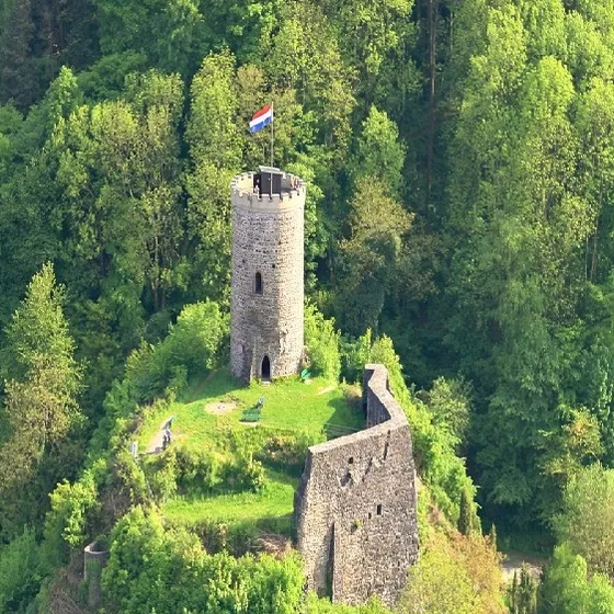 Burg Husen