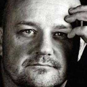 Bild: Menschen am Fluss