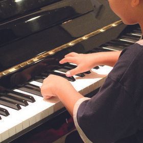 Image: Junge Pianisten im Kloster Medingen
