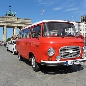 Bild: Nostalgische Touren durch Berlin im DDR Oldtimer "BARKAS"