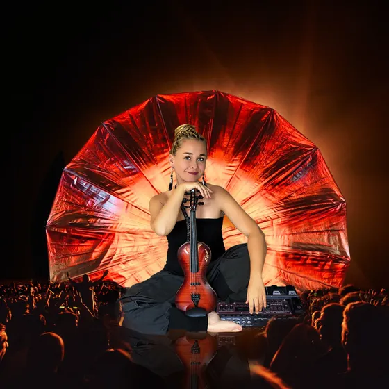 Bild: Nora Kudrjawizki - One Violin Orchestra