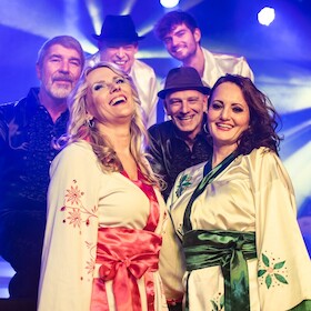 One Night with ABBA: Open Air im Schlosshof - AUSVERKAUFT