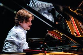 Mikhaïl Bouzine (Klavier)