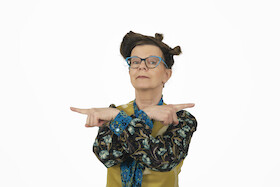 Frieda Braun "Auf ganzer Linie"