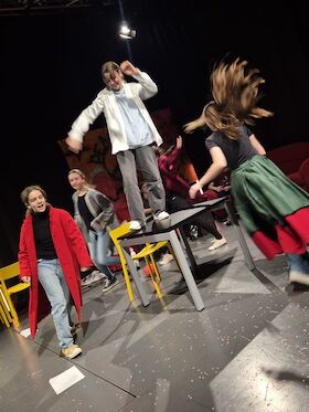 Bild: Auf die Bühne! Improtheater  ab 10 Jahren