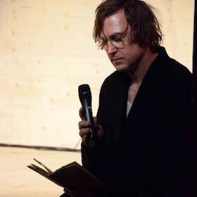 Bild: Lars Eidinger - liest und singt Bertolt Brechts "Hauspostille"