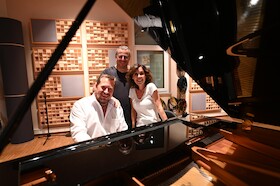 Butterbrezel-Jazz im Schlosshof mit Knudsen Fessele Streit Trio