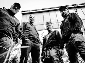 Absturtz support: Jesus Skins & Linksvortritt