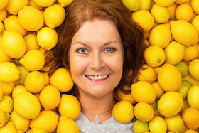 Bild: Annette von Bamberg - Es gibt ein Leben über 50,60 - jedenfalls für Frauen, Kabarett