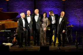 Bild: Chris Hopkins´ SWINGING CHRISTMAS - Deutsche und internationale Weihnachtslieder im swingend-eleganten Gewand