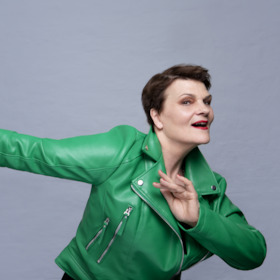 Bild: Gayle Tufts - Please Don`t stop the Music