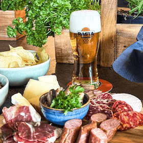 Frauenkneipe mit Helge