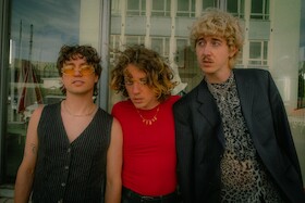 Bild: NEEVE - "that’s how I survive" Tour 2026