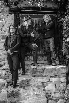 Bild: DIE ZÖLLNER – im Trio Infernale - STILL - Die Zöllner im Trio Infernale - Sonderkonzert mit Susi Koch und dem Chor „Stilbruch“