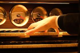 Bild: Edvard Grieg: Holberg-Suite & Kay Johannsen: Konzert für Orgel, Streicher und Percussion