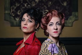 Bild: Die acht Frauen