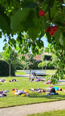Bild: Yoga im Klostergarten - 30. August 2026