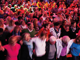 Bild: RUDELSINGEN - Das Auricher Rudelsingen