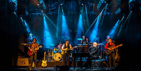 Bild: Joel - A Tribute to Billy Joel - TURN the LIGHTS back on JOEL