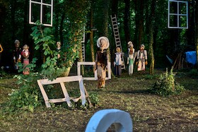 Bild: Unter dem Milchwald