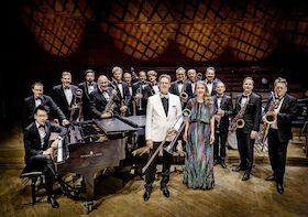 Bild: The world famous Glenn Miller Orchestra directed by Uli Plettendorff