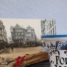 Bild: Pesthauch, Apotheken, Wundermittel, Risiken und Nebenwirkungen - Mit Getränk!