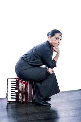 Bild: Carmela de Feo - Froschkönigin - 20 Jahre La Signora