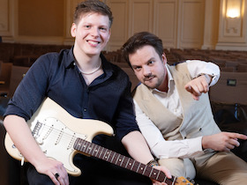 Bild: RUDELSINGEN - Das 15. vorweihnachtliche Auricher RUDELSINGEN