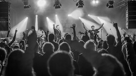 Bild: Dinner in white mit Drop out - Picknick mit Freunden