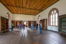 Bild: Marienkapelle und Bibliothekssaal im Kloster Hirsau