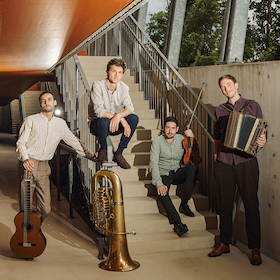 Bild: Maxjoseph - „NAU" - Neue Volksmusik