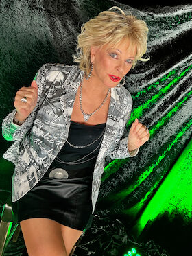 Bild: Lisa Fitz - Heimleuchten