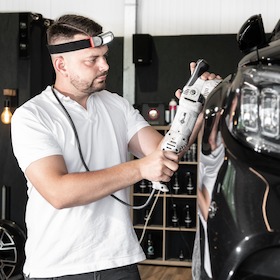 Bild: Die Kunst der Automobilpflege und Fahrzeugaufbereitung - Fachvortrag und Workshop - 17:30 Uhr