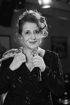 Bild: Luise Kinseher - Mary from Bavary - Endlich SOLO!