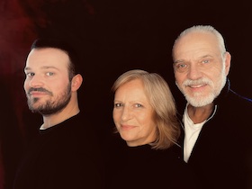 Bild: Jan-Gregor Kremp & Johanna Gastdorf - "Weihnachten im Zweizelgang"