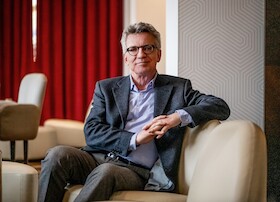 Bild: Thomas de Maizière zu Gast bei Alexander G. Schäfer