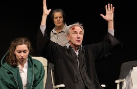 Bild: Chawwerusch Theater mit „Der zerbrochne Krug"