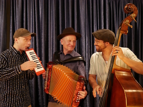 Bild: Free Beer & Chicken - Von Blues und Zydeco bis hin zu karibischen Klängen