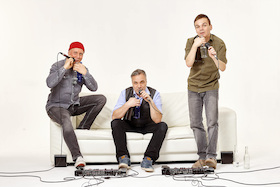 Bild: GlasBlasSing - Kästen raus – Flaschenarbeit!