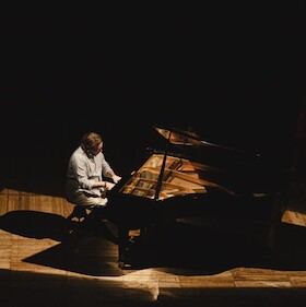 Bild: Klavierkonzert: "Klänge aus der Stille" - Neo-Klassik für Piano