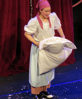 Bild: Frau Holle - Open Air