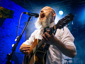 Bild: Lieder zwischen Anfang und Ende - Irgendwo dazwischen ist man erwachsen