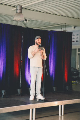 Poetry Slam mit Marvin Suckut