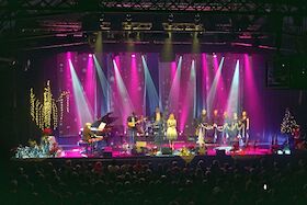 Bild: Weihnachtsshow mit Unikat & Freunde