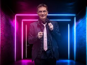 Bild: Mathias Richling - KI = Keine Identität