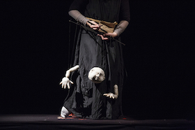 Bild: Crinkled - zwei Leben, gefaltet, zerknittert, geknüllt